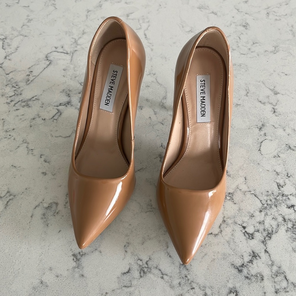 Steven Madden nude stiletto pumps size 6